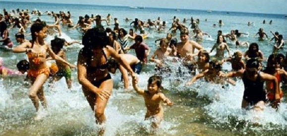 1_Jaws_1975