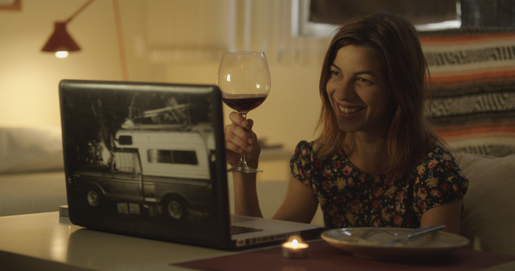 A052_C001_08243A.0005424